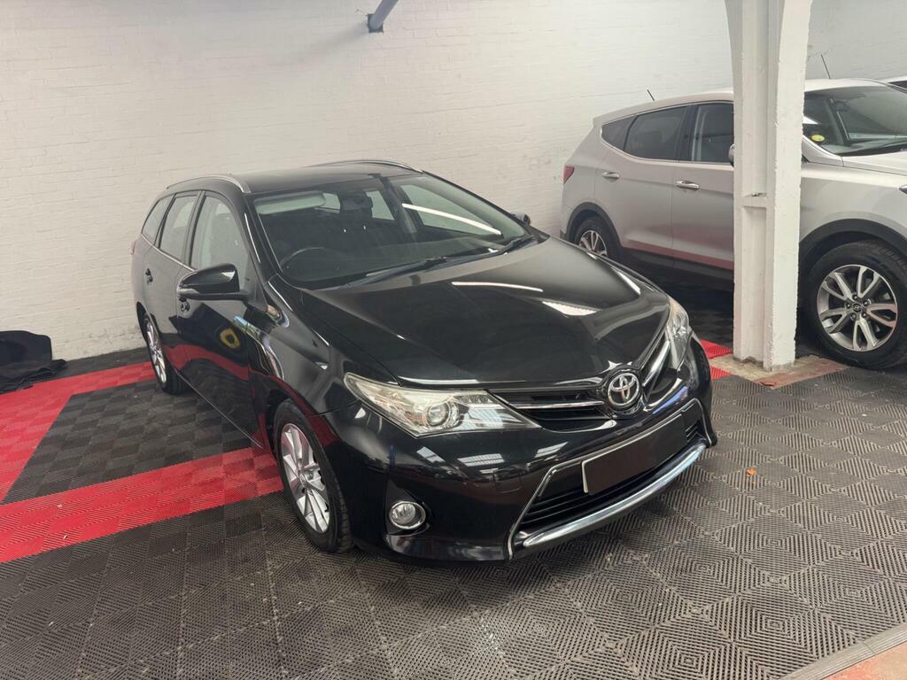 Toyota Auris 1.4 D-4d Icon Touring Sports Euro 5 S S Black