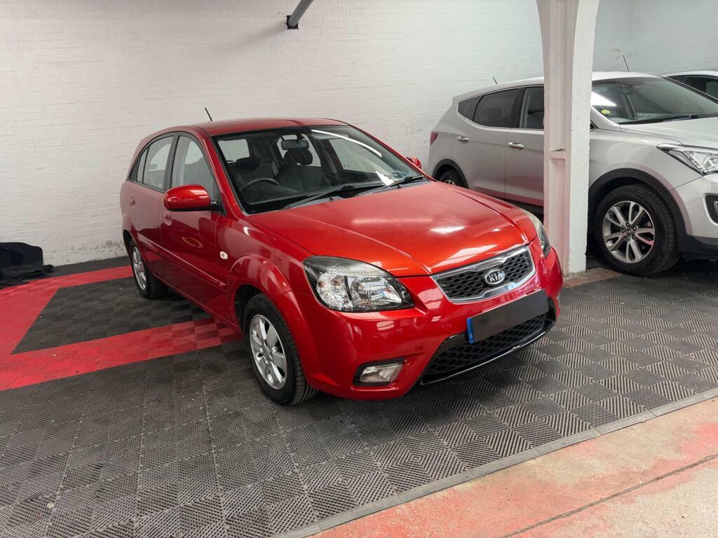 Kia RIO 1.5 Crdi 2 Red