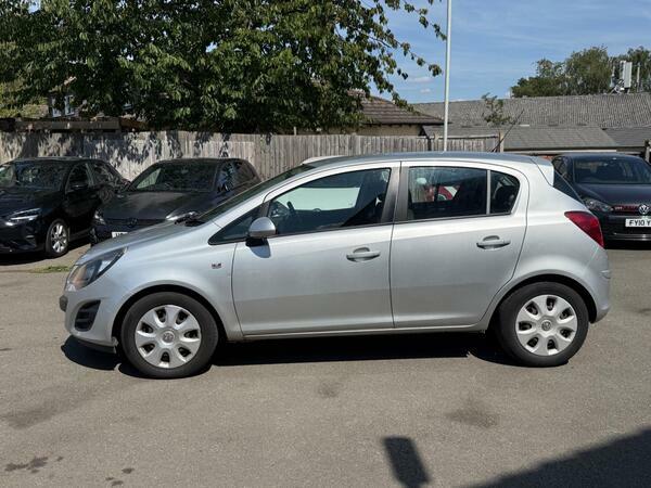 Vauxhall Corsa 1.4 16V Design Euro 5 #3