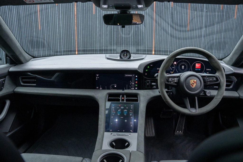 Porsche Taycan 420Kw 4S 93Kwh Grey #38