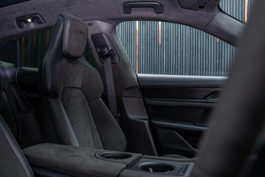 Porsche Taycan 420Kw 4S 93Kwh Grey #39