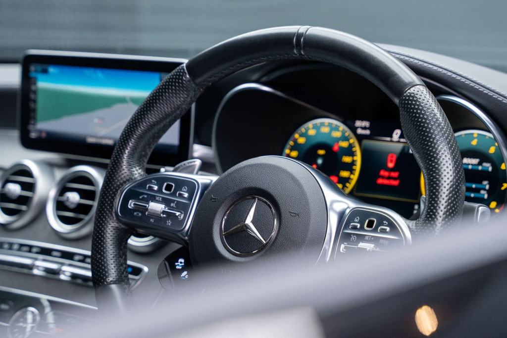 Mercedes-Benz C Class 2.0 C300d Amg Line Premium Cabriolet Red #47