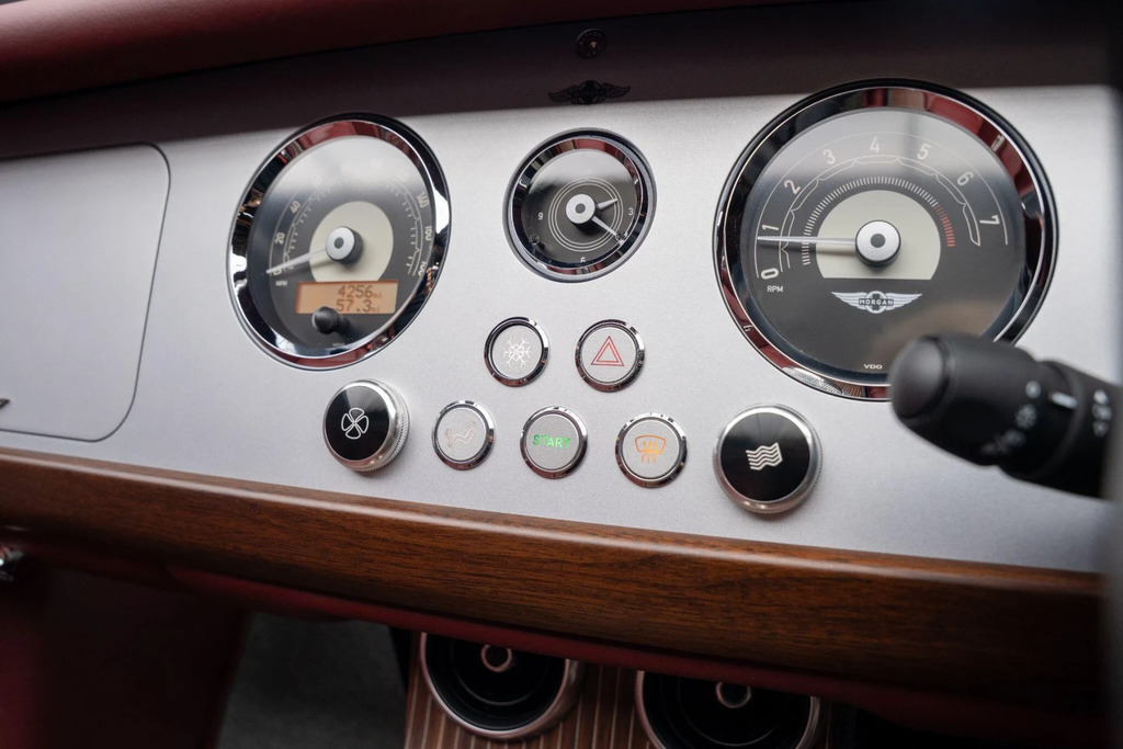 Morgan Plus Six 3.0 2dr Auto Blue #37