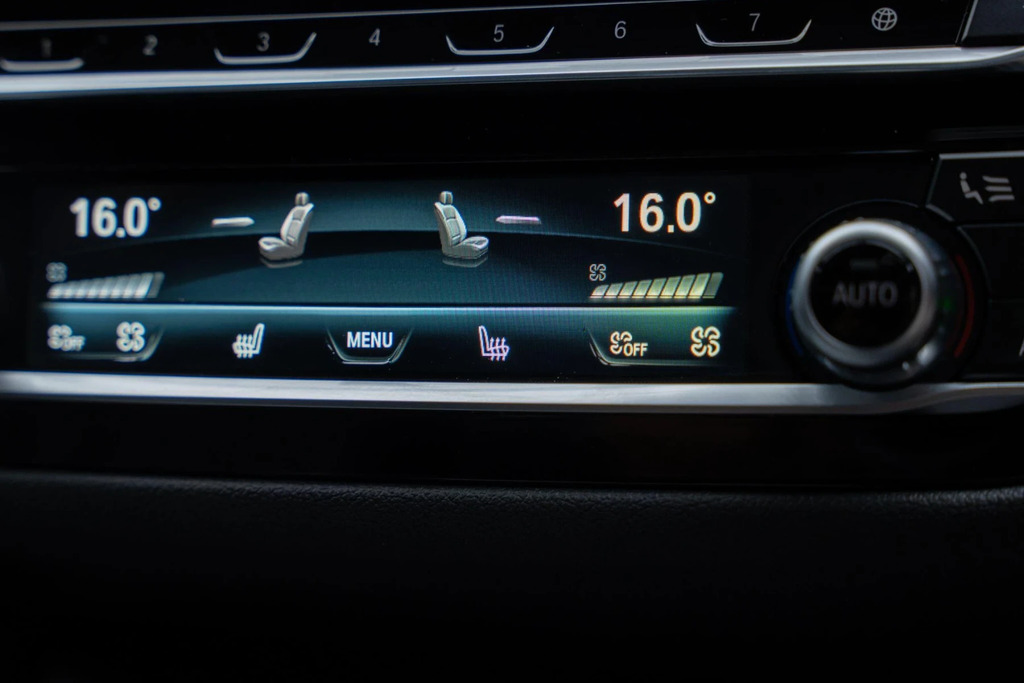 BMW 5 Series 520D M Sport Touring Grey #9
