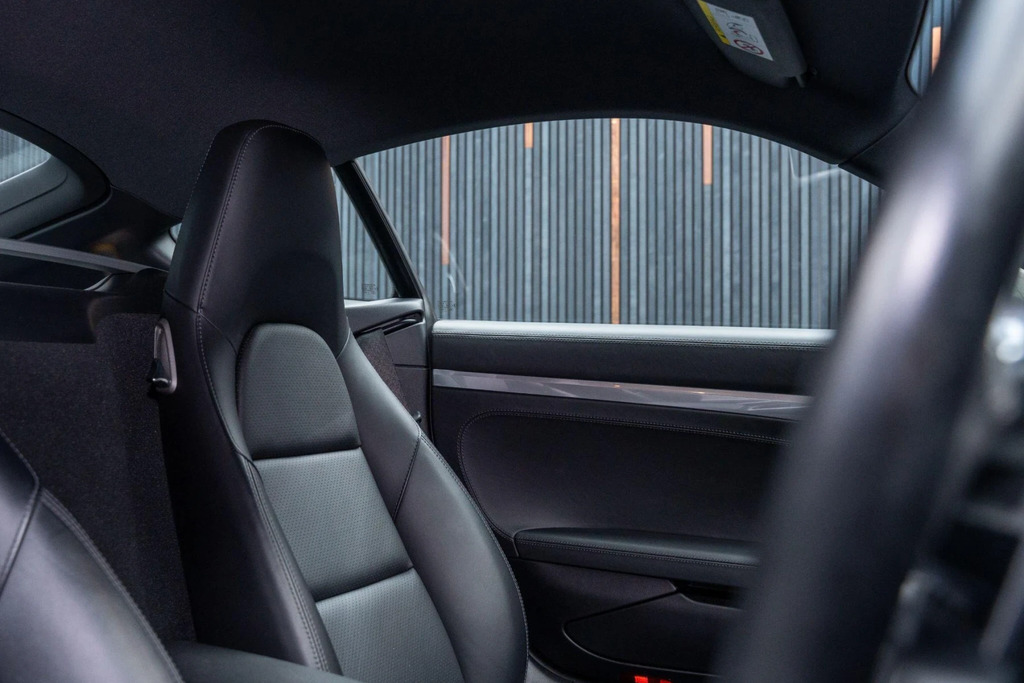 Porsche 718 Cayman Gt4 Pdk Euro 6 Black #33