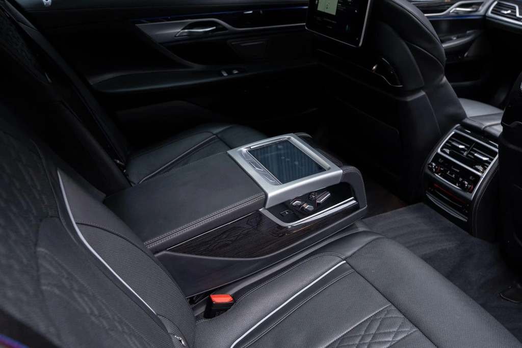 BMW 7 Series 730D Xdrive M Sport Red #9