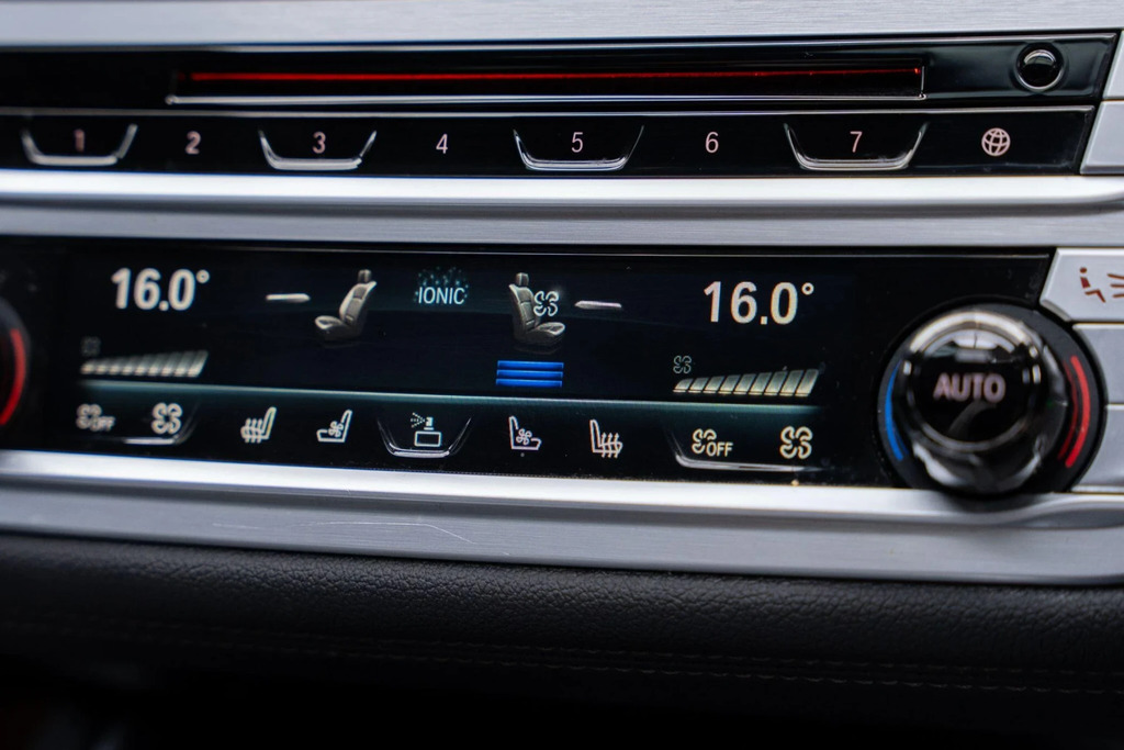 BMW 7 Series 730D Xdrive M Sport Red #37