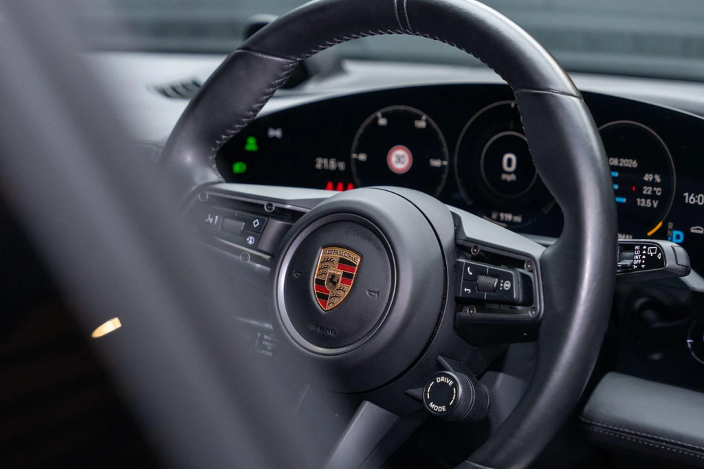 Porsche Taycan 340Kw 4S 105Kwh 5 Seat Grey #40