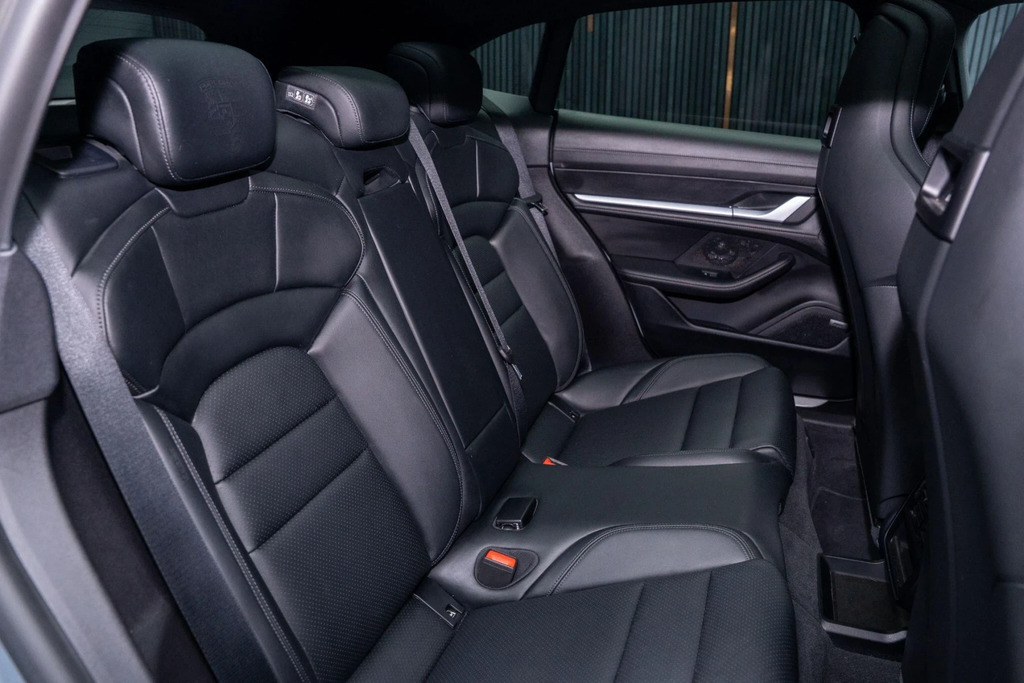 Porsche Taycan 340Kw 4S 105Kwh 5 Seat Grey #36