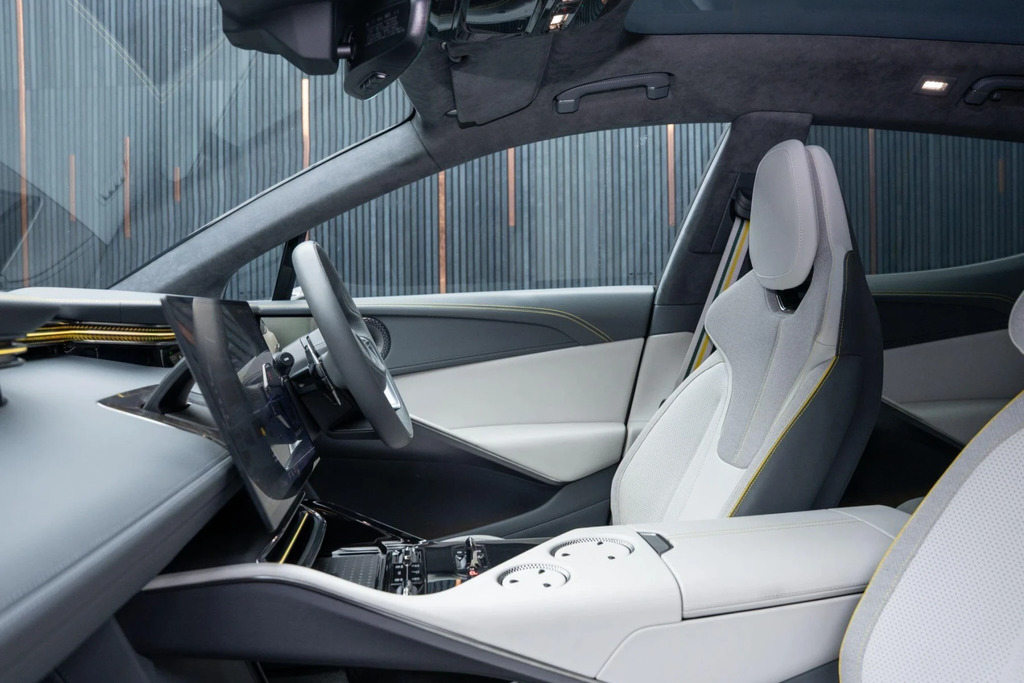 Lotus Eletre 675Kw R 112Kwh 2023 Black #42
