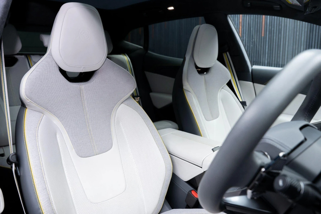 Lotus Eletre 675Kw R 112Kwh 2023 Black #25