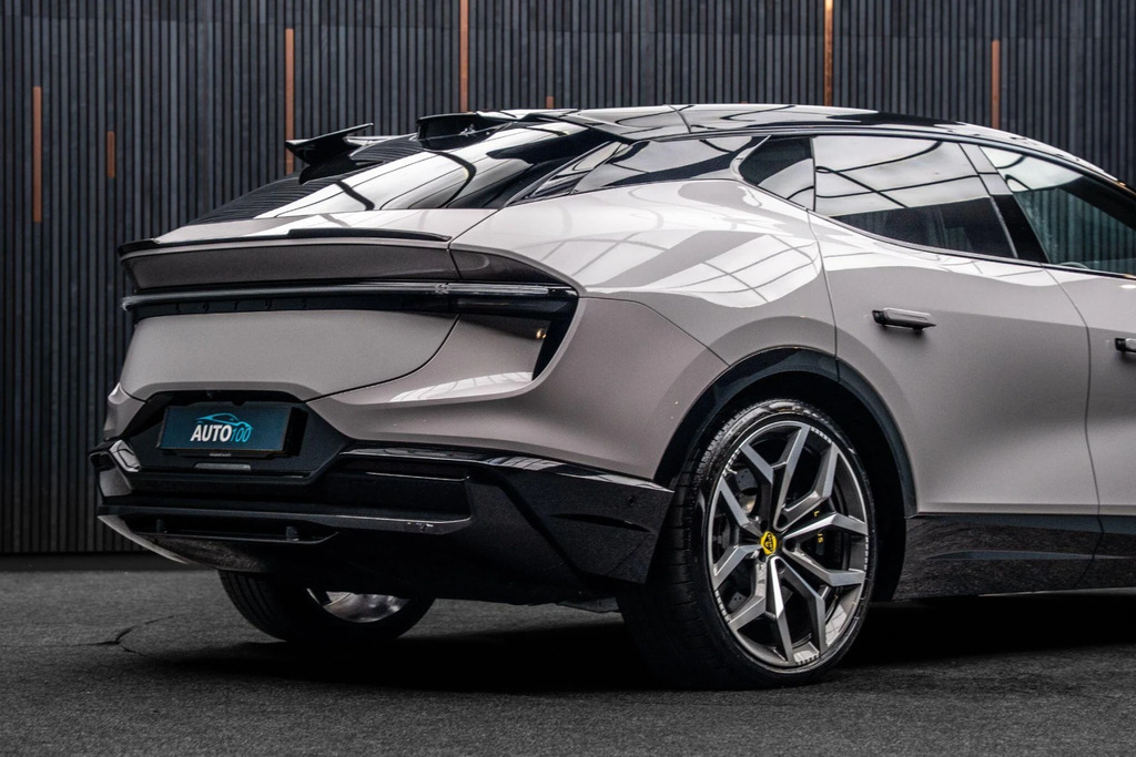 Lotus Eletre 675Kw R 112Kwh 2023 Black #15