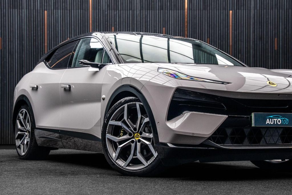 Lotus Eletre 675Kw R 112Kwh 2023 Black #8
