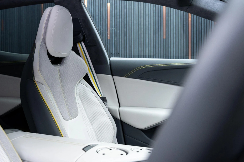 Lotus Eletre 675Kw R 112Kwh 2023 Black #26