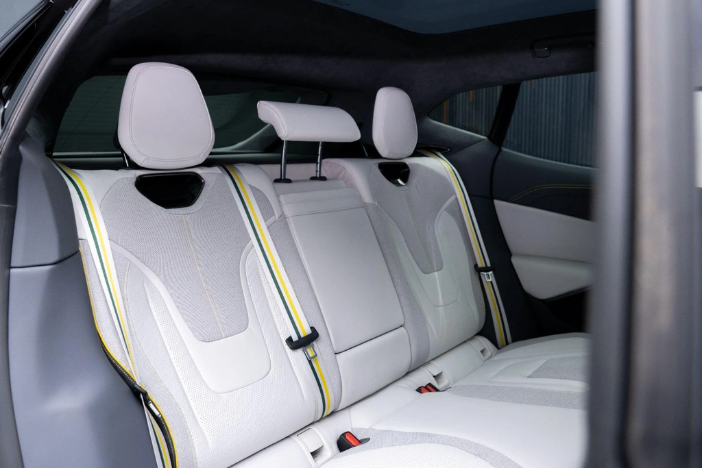 Lotus Eletre 675Kw R 112Kwh 2023 Black #38