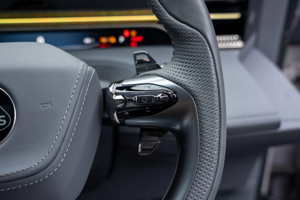 Lotus Eletre 675Kw R 112Kwh 2023 Black #30