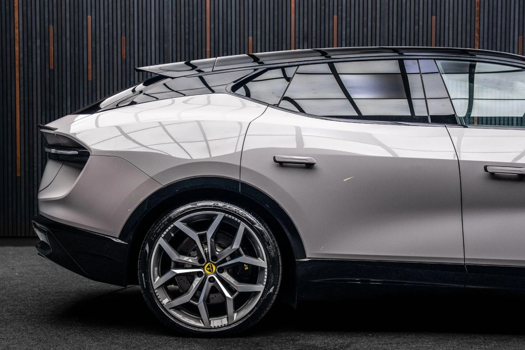 Lotus Eletre 675Kw R 112Kwh 2023 Black #14