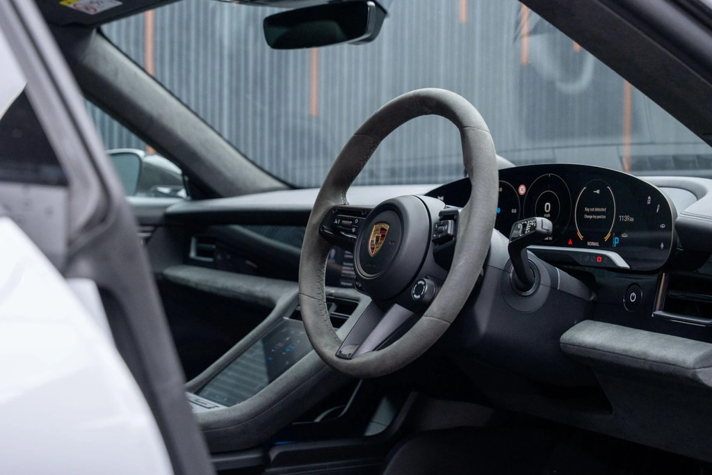 Porsche Taycan Performance Plus 93.4Kwh Gts Sport Turismo 4W Grey #6