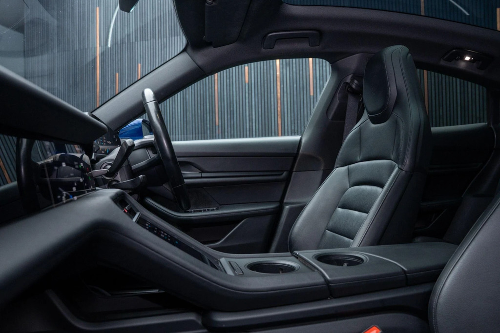 Porsche Taycan 390Kw 4S 79Kwh 5 Seat Silver #36