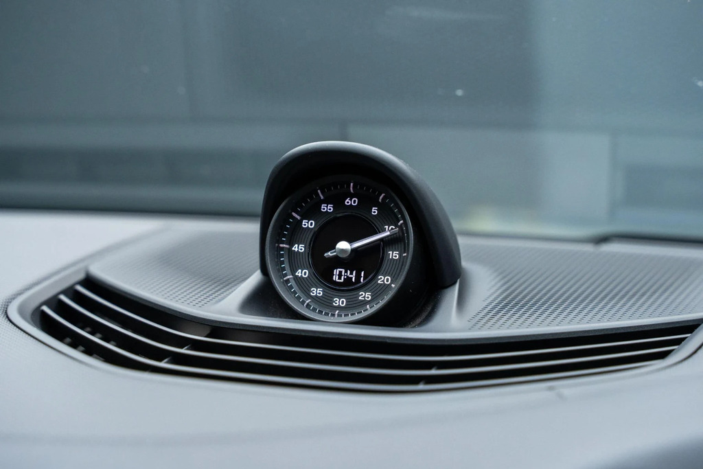 Porsche Taycan 390Kw 4S 79Kwh 5 Seat Silver #30