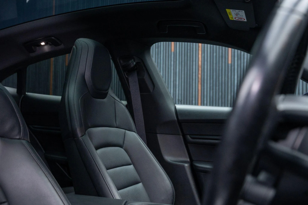 Porsche Taycan 390Kw 4S 79Kwh 5 Seat Silver #22