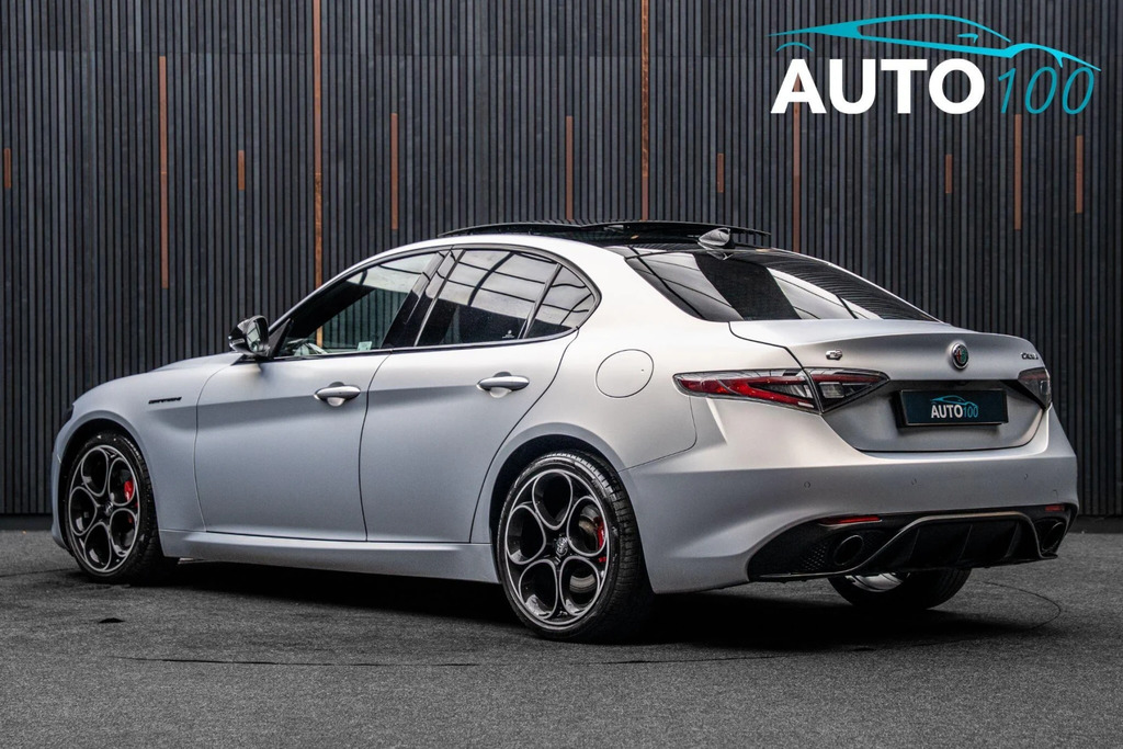 Alfa Romeo Giulia 2.0T Competizione Euro 6 Ss Grey #3