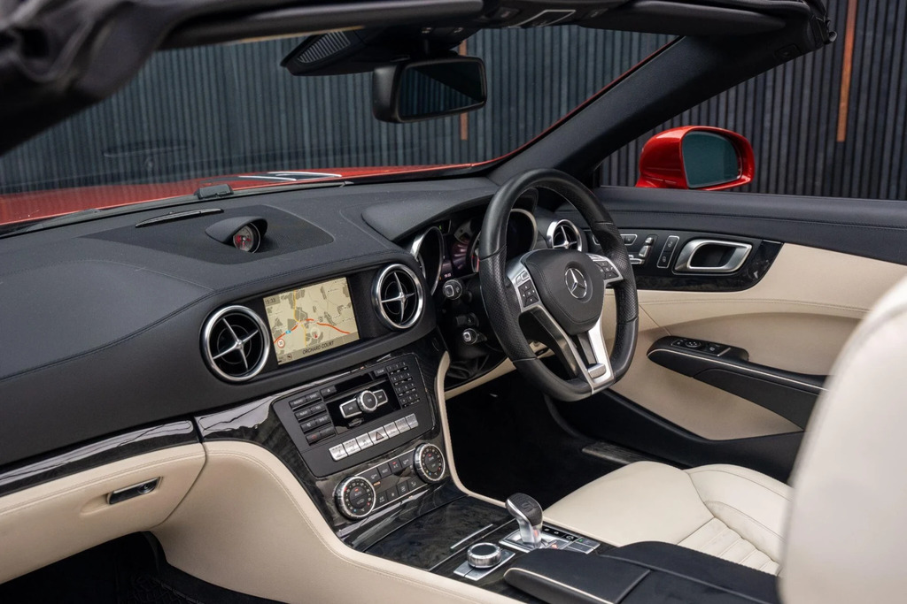 Mercedes-Benz SL Class 4.7 Amg Sport Roadster White #39