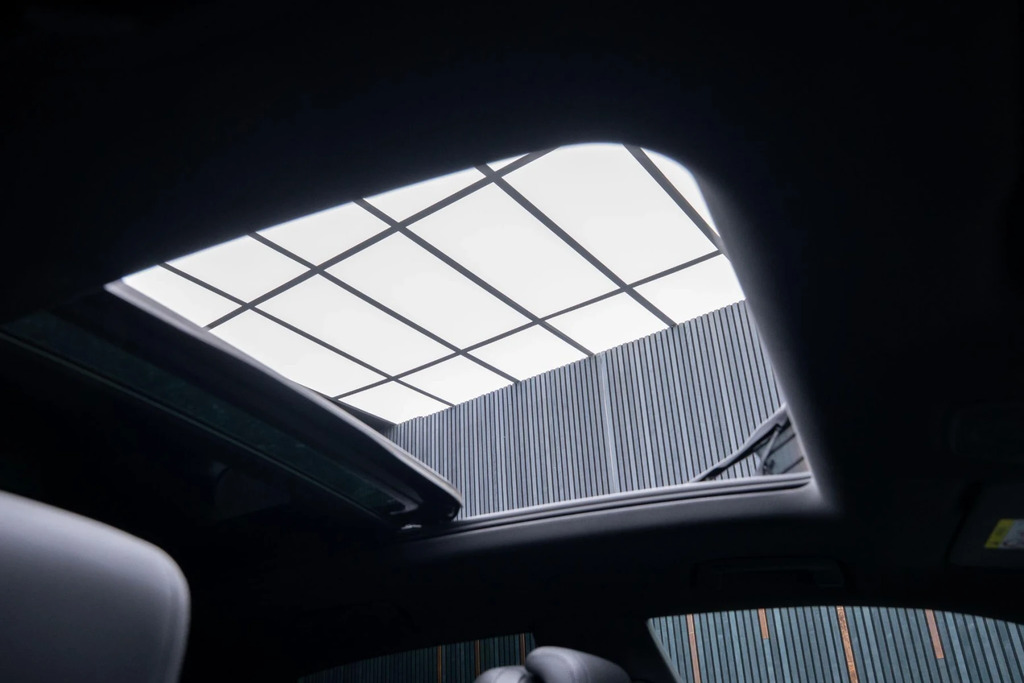 Porsche Macan 100Kwh Auto 5dr Grey #4