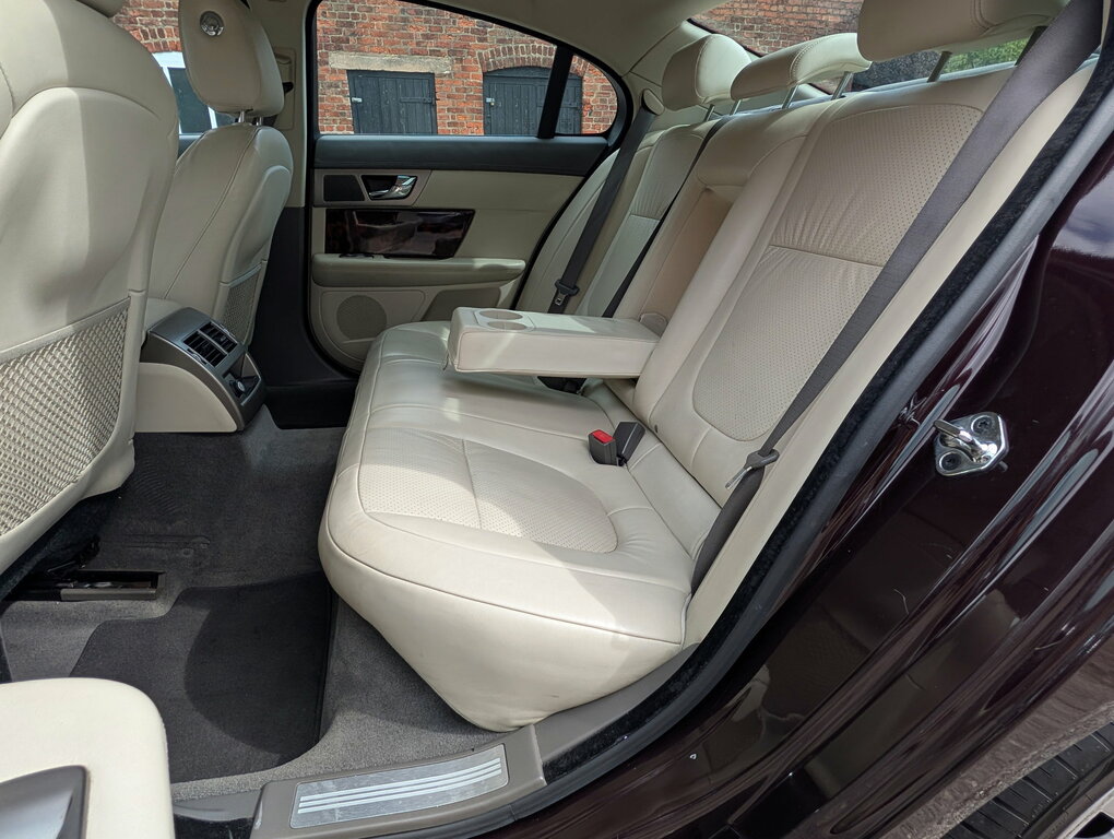 Jaguar XF Saloon 3.0 V6 Luxury Euro 4 201010 Blue #20