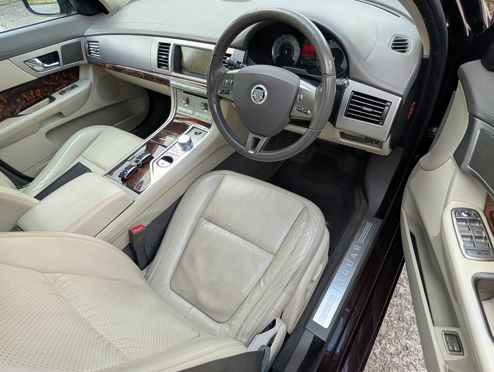 Jaguar XF Saloon 3.0 V6 Luxury Euro 4 201010 Blue #31
