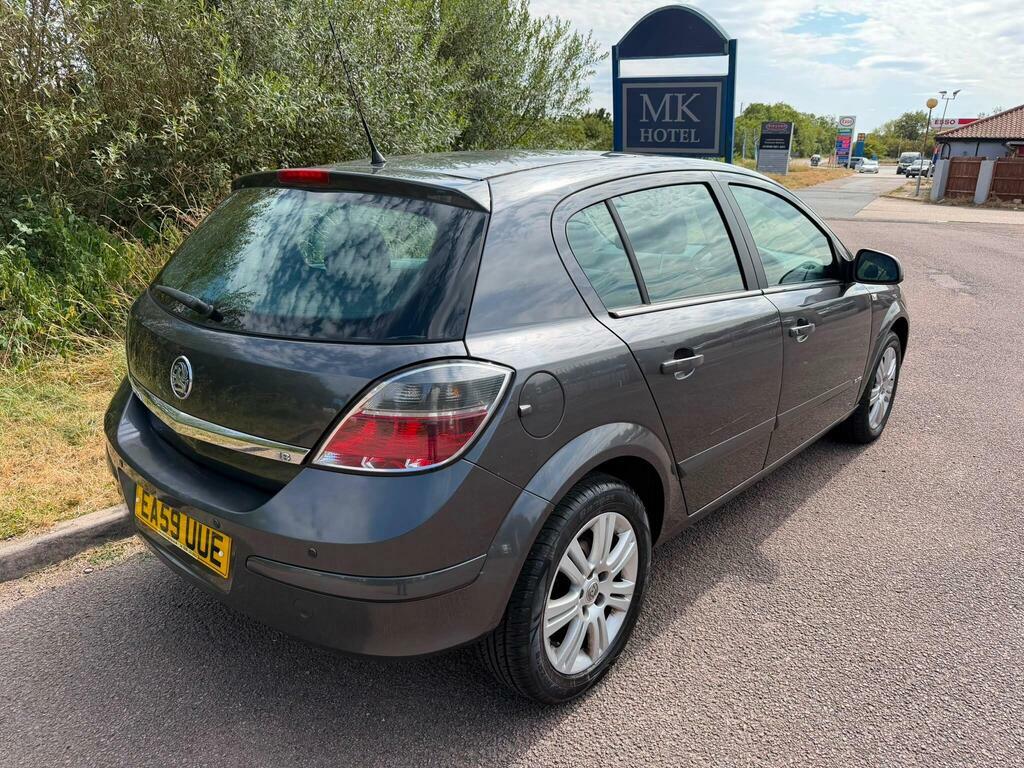 Vauxhall Astra 1.6 16V Exclusiv Euro 5 Red #7