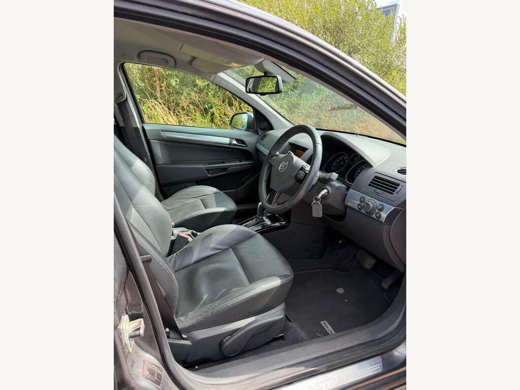 Vauxhall Astra 1.6 16V Exclusiv Euro 5 Red #13