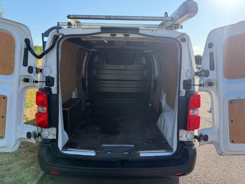 Vauxhall Vivaro 50Kwh Combi Mpv Lwb 9 Seat, 7.4 #14