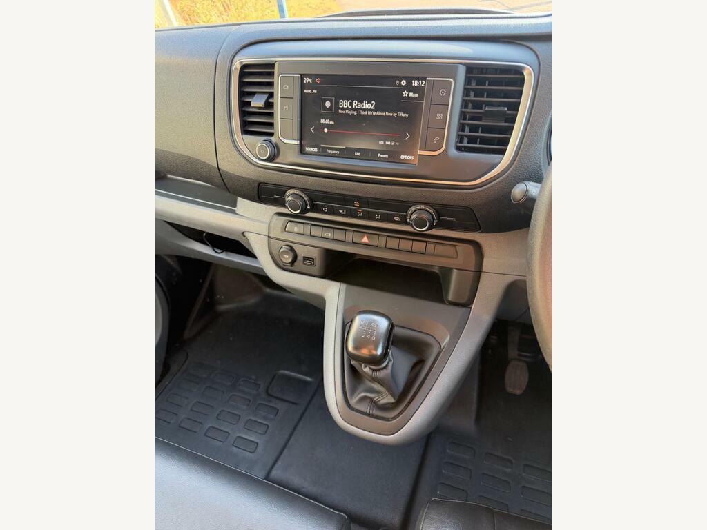 Vauxhall Vivaro 50Kwh Combi Mpv Lwb 9 Seat, 7.4 #13