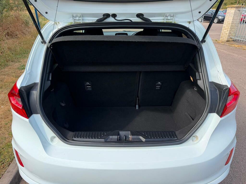Ford Fiesta Ford Fiesta 1.0 Fiesta Zetec T Silver #19