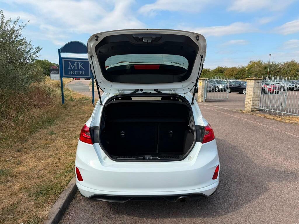 Ford Fiesta Ford Fiesta 1.0 Fiesta Zetec T Silver #18