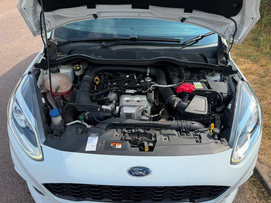 Ford Fiesta Ford Fiesta 1.0 Fiesta Zetec T Silver #20