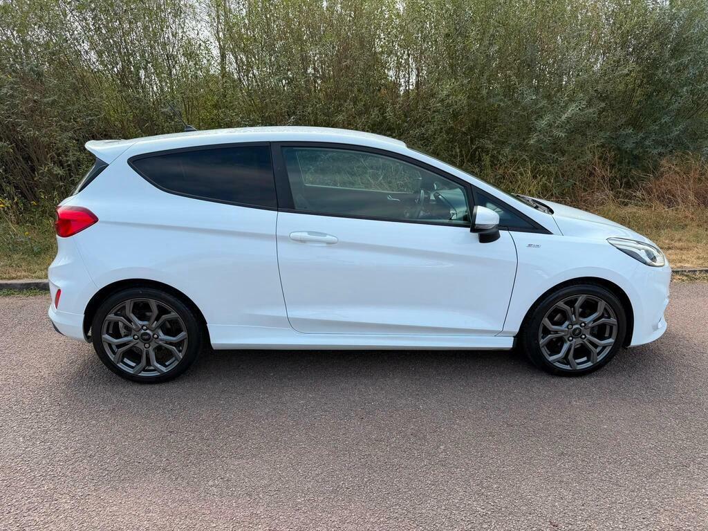 Ford Fiesta Ford Fiesta 1.0 Fiesta Zetec T Silver #8