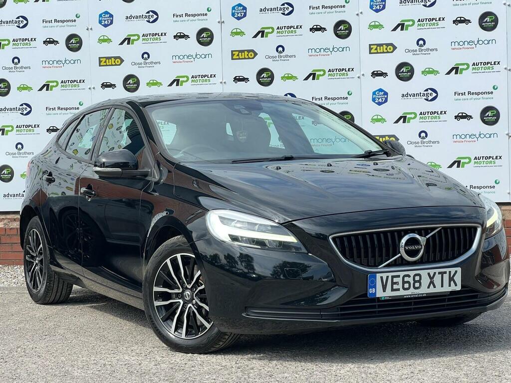 Volvo V40 2.0 D2 Momentum Nav Plus Euro 6 Ss Black #2