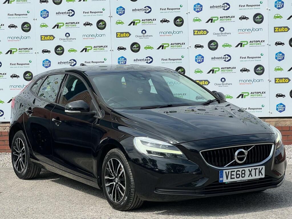 Volvo V40 2.0 D2 Momentum Nav Plus Euro 6 Ss Black #3