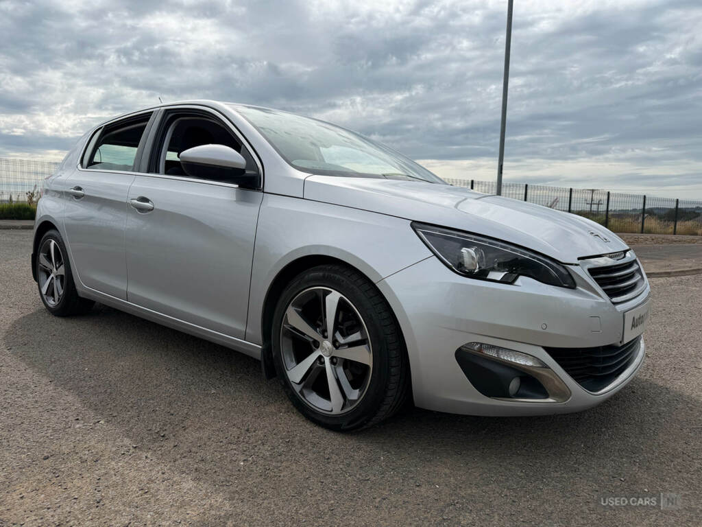 Peugeot 308 1.6 Hdi 115 Allure Silver #2