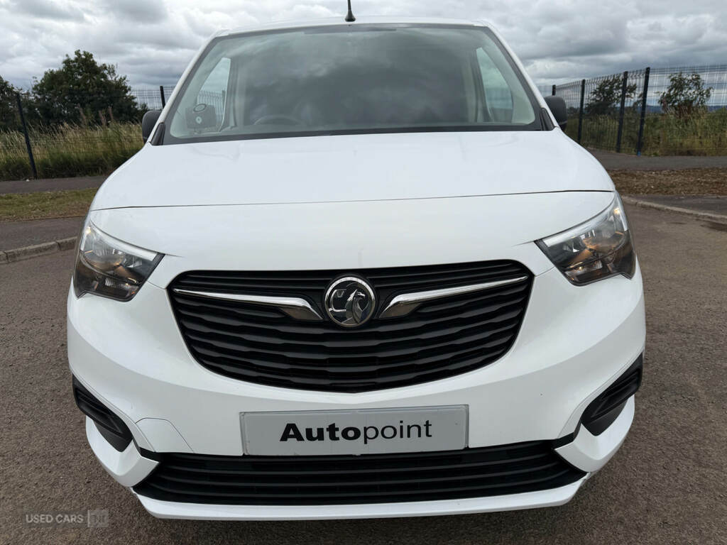 Vauxhall Combo 2000 1.5 Turbo D 100Ps H1 Dynamic Van WGZ2567 White #3