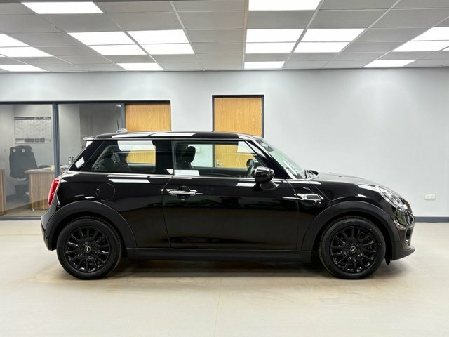 Mini Hatch 1.5 Cooper Classic Hatchback Eur SA70TKJ Black #3