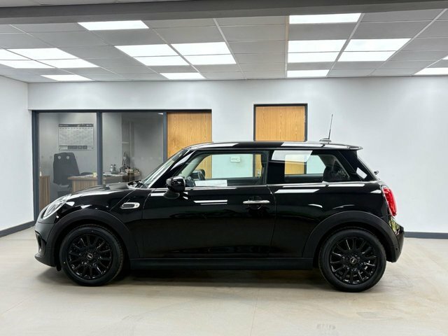 Mini Hatch 1.5 Cooper Classic Hatchback Eur SA70TKJ Black #4