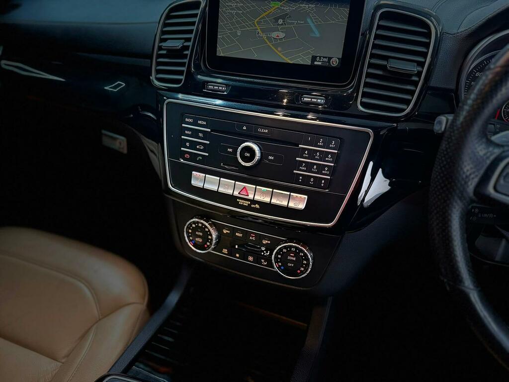 Mercedes-Benz GLS Class Gls 350D 4Matic Designo Line 9G-tronic Black #35