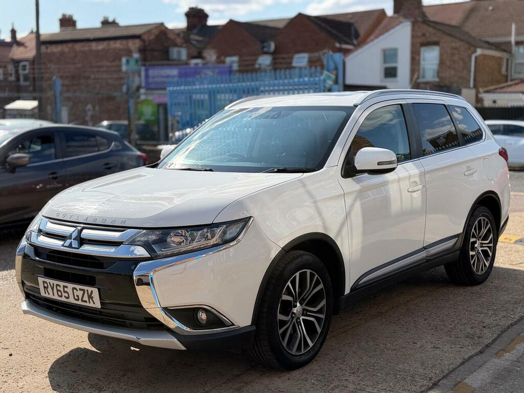 Mitsubishi Outlander 2.2 Di-d Gx4 Suv 4Wd Euro 6 147 P White #3