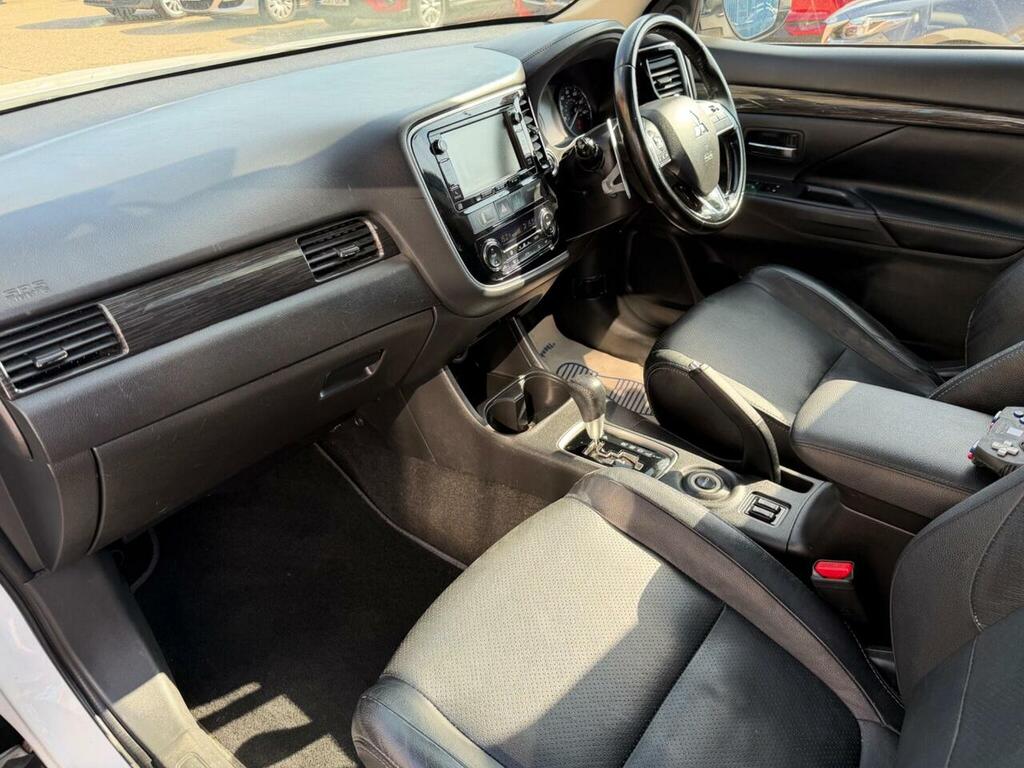 Mitsubishi Outlander 2.0H 12Kwh Gx4h White #43