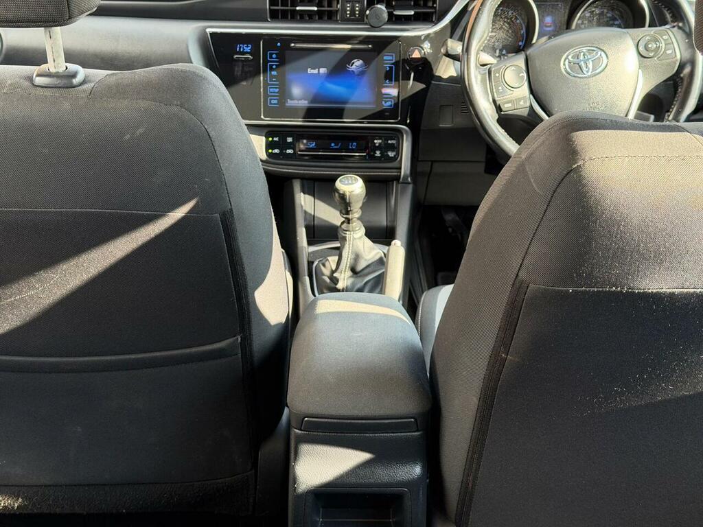 Toyota Auris 1.6 D-4d Icon Brown #20