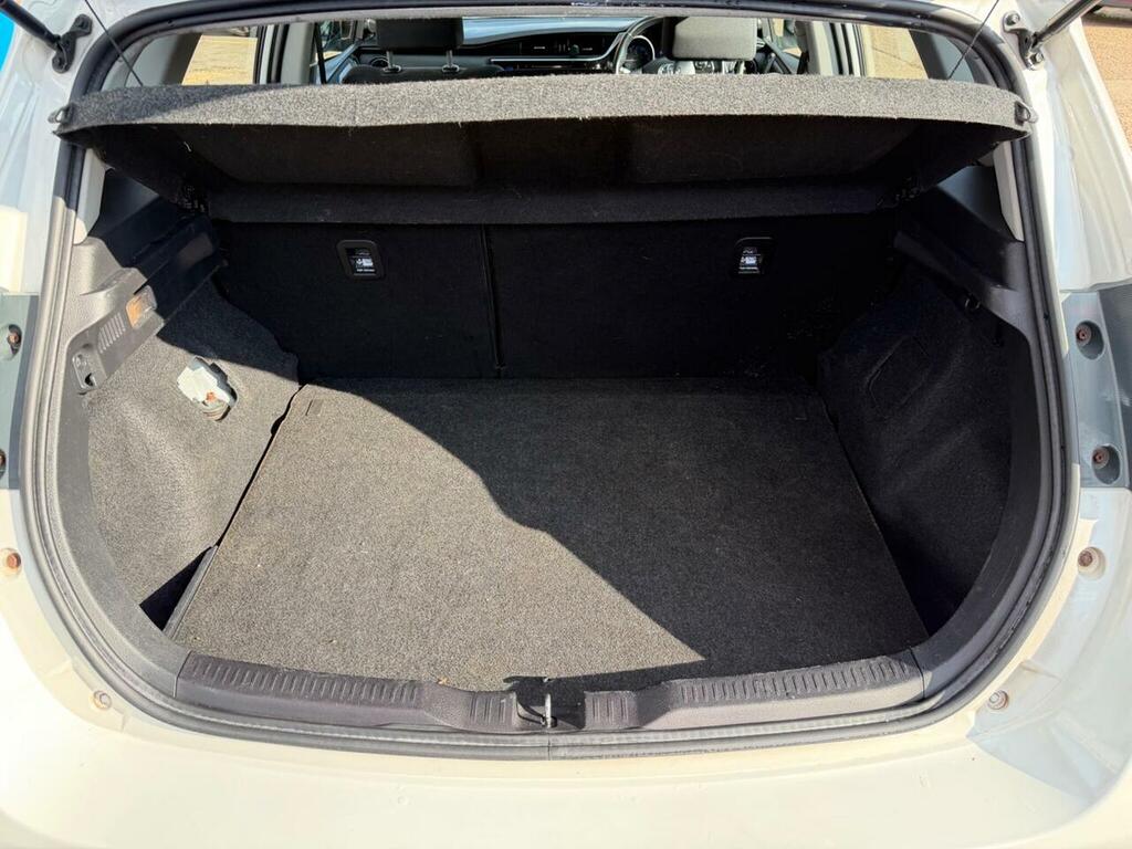 Toyota Auris 1.6 D-4d Icon Brown #14