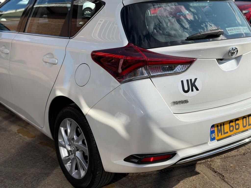 Toyota Auris 1.6 D-4d Icon Brown #9